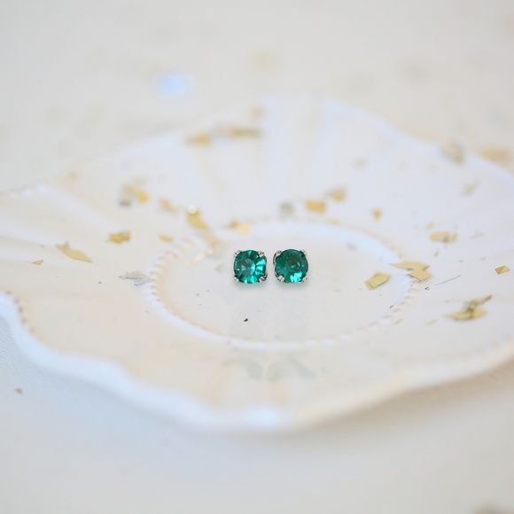 Chloe + Isabel Jewelry - Chloe + Isabel Round Emerald Stud Earrings Chloe + Isabel Jewelry - Chloe + Isabel Round Emerald Stud Earrings